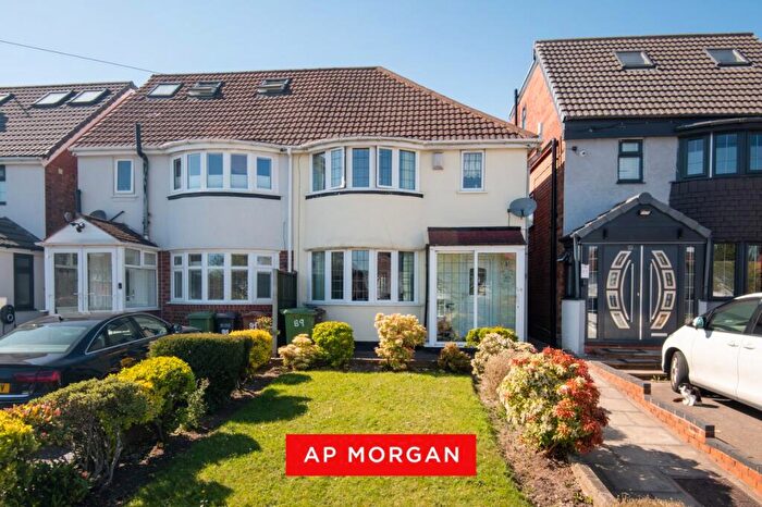 3 Bedroom Semi Detached House For Sale In Wagon Lane, Solihull, West Midlands, B92