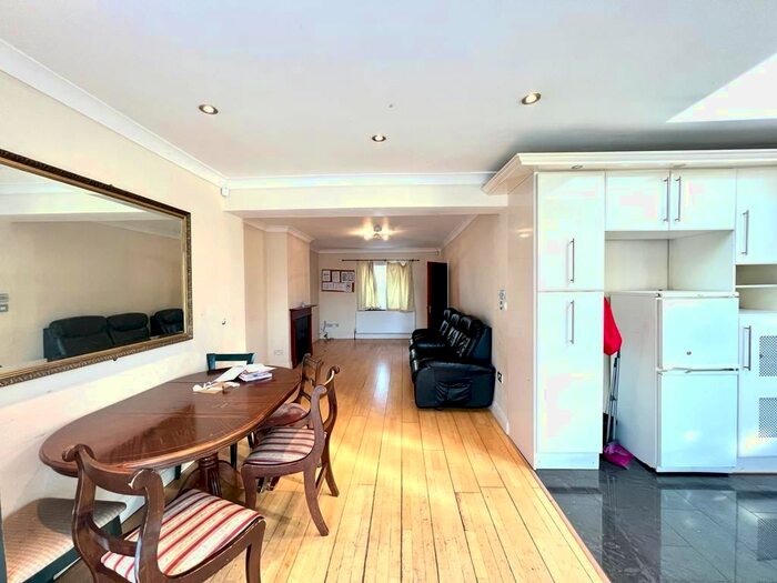 4 Bedroom Terraced House To Rent In Clare Road, Staines, TW19