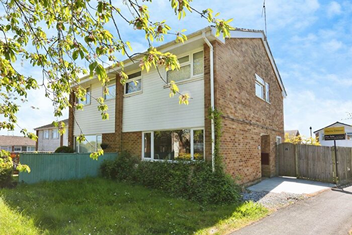 3 Bedroom Semi-detached House For Sale In Milford Gardens, Chandler's Ford, Eastleigh, Hampshire, SO53