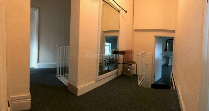 3 Bedroom Flat To Rent In Mackintosh Place, Roath, Cardiff, CF24