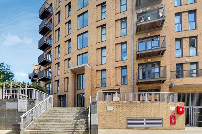 1 Bedroom Flat For Sale In Whitestone Way, Purley Way, Croydon, CR0