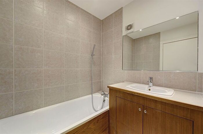 2 Bedroom Flat To Rent In Pelham Court, Chelsea, SW3