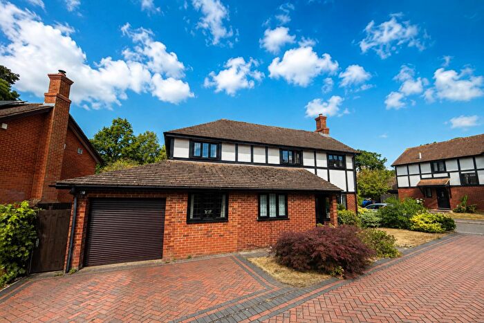 4 Bedroom Detached House For Sale In Holbein Gardens, West Hunsbury, Northampton, NN4
