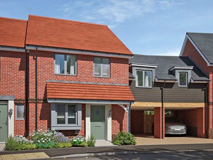 4 Bedroom Terraced House For Sale In Brockhills Lane, New Milton, BH25