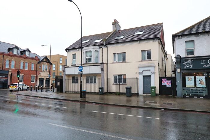 2 Bedroom Flat To Rent In Brownhill Road, London, SE6