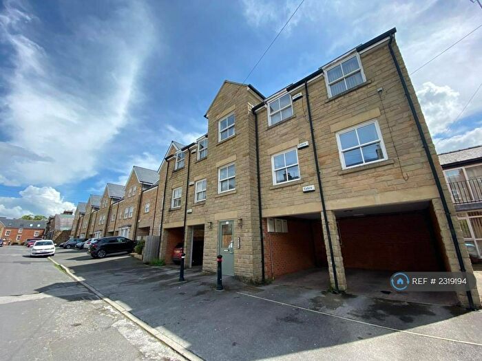 2 Bedroom Flat To Rent In Mornington Court, Harrogate, HG1