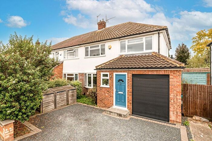 3 Bedroom Property For Sale In Cleves Way, Hampton, TW12