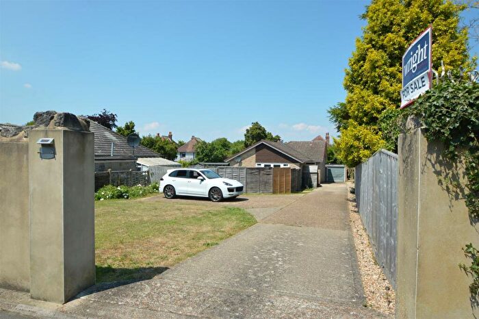 3 Bedroom Detached Bungalow For Sale In Central Ryde, PO33