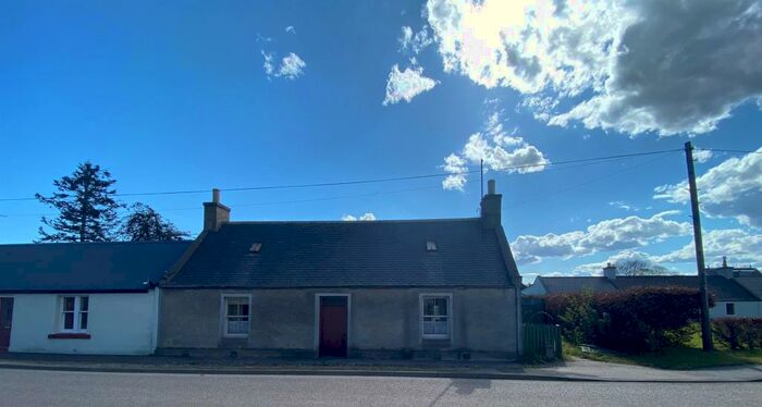 2 Bedroom Cottage For Sale In Mosstodloch, Fochabers, IV32