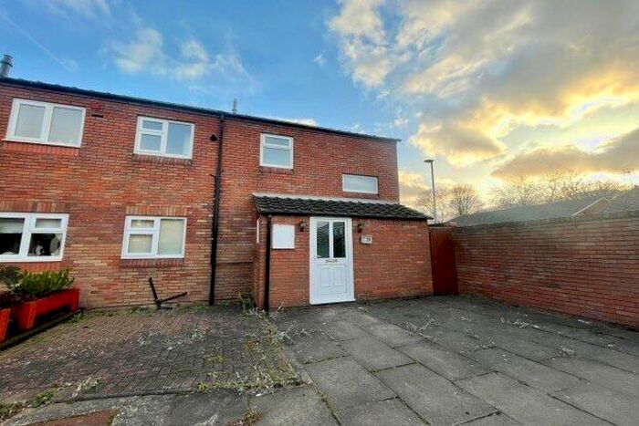 3 Bedroom Property To Rent In Lincoln Close, Lichfield, WS13