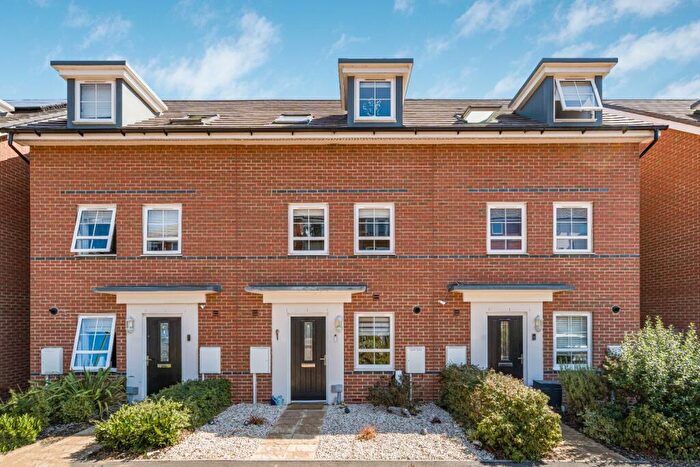 3 Bedroom Terraced House For Sale In Chertsey, Surrey, KT16