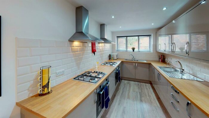 8 Bedroom House To Rent In Montgomerie Road, Southsea, PO5