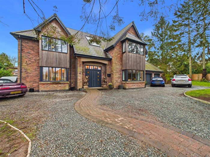 5 Bedroom Detached House For Sale In Beverley Road, South Cave, HU15