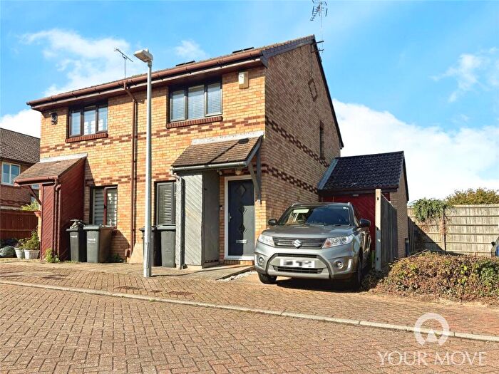 2 Bedroom Semi-Detached House For Sale In Allington Close, Gravesend, Kent, DA12