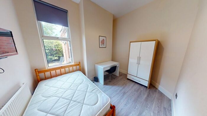 3 Bedroom Semi-Detached House To Rent In Derby Road, Nottingham, NG7