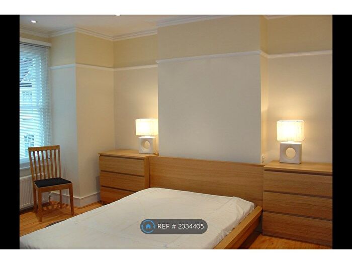 1 Bedroom Flat To Rent In Treport Street, London, SW18