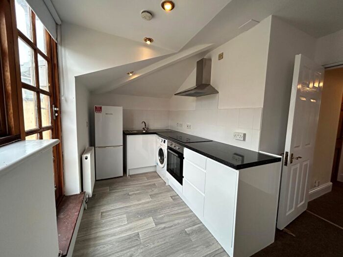 2 Bedroom Flat To Rent In Gloucester Mansions, Gloucester Road, Bristol, BS7