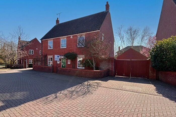 4 Bedroom Detached House For Sale In Teasel Close, Devizes, SN10