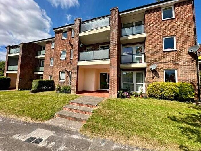 2 Bedroom Apartment To Rent In Elder Close, Winchester, SO22
