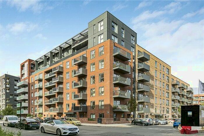 2 Bedroom Flat To Rent In Fearns House, West Ealing, W13