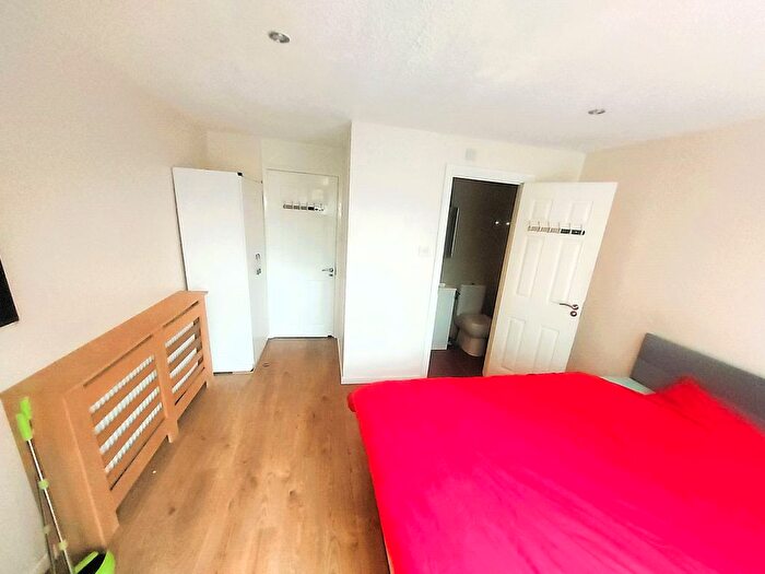 Studio To Rent In Radnor Close, Mitcham, CR4