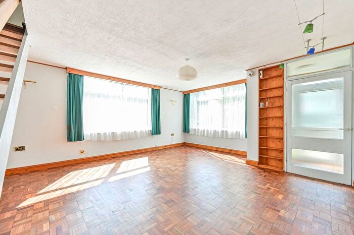 3 Bedroom End Of Terrace House To Rent In Boyn Hill Road, Maidenhead, SL6