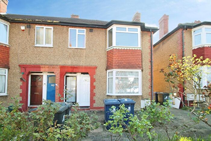 2 Bedroom Flat To Rent In Carr Road, Northolt, UB5