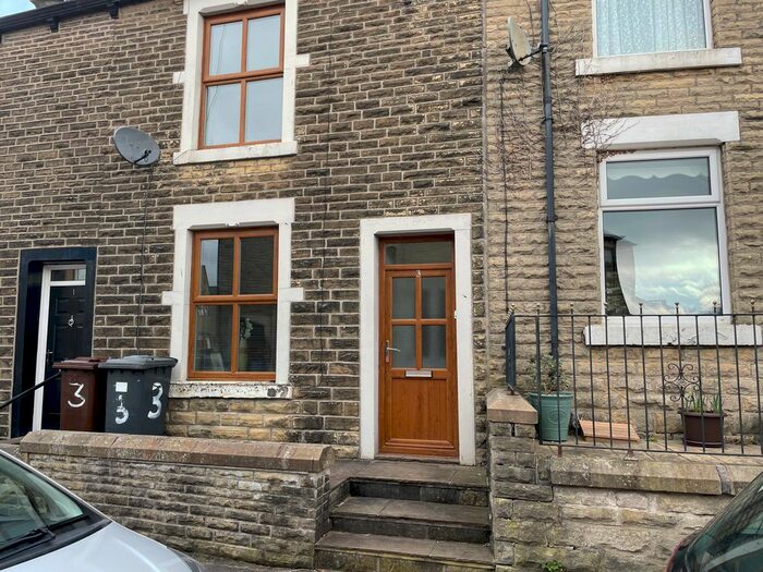 2 Bedroom Terraced House To Rent In Queen Street, Glossop, SK13