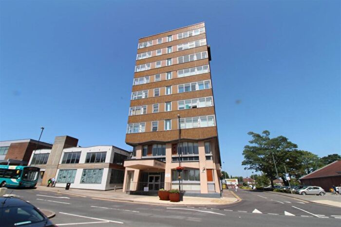1 Bedroom Flat To Rent In Priory Heights, Church Street, Dunstable, LU5