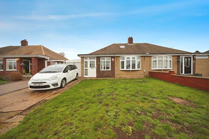 2 Bedroom Semi-Detached Bungalow For Sale In Green Lane, Luton, LU2