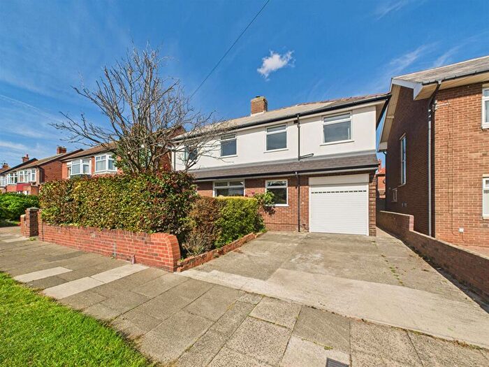 4 Bedroom Detached House For Sale In Derwent Road, Cullercoats, NE30
