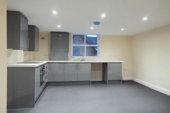 2 Bedroom Flat To Rent In High Green, Cannock WS11