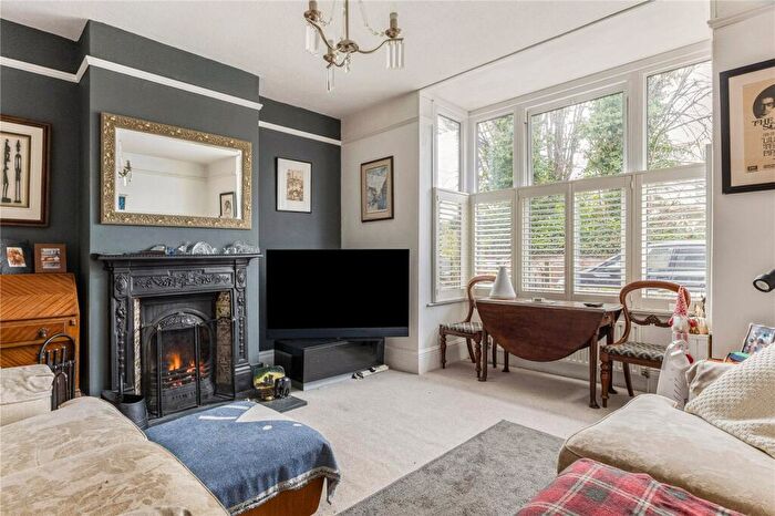 2 Bedroom Apartment For Sale In Beaumont Rise, Marlow, Buckinghamshire, SL7