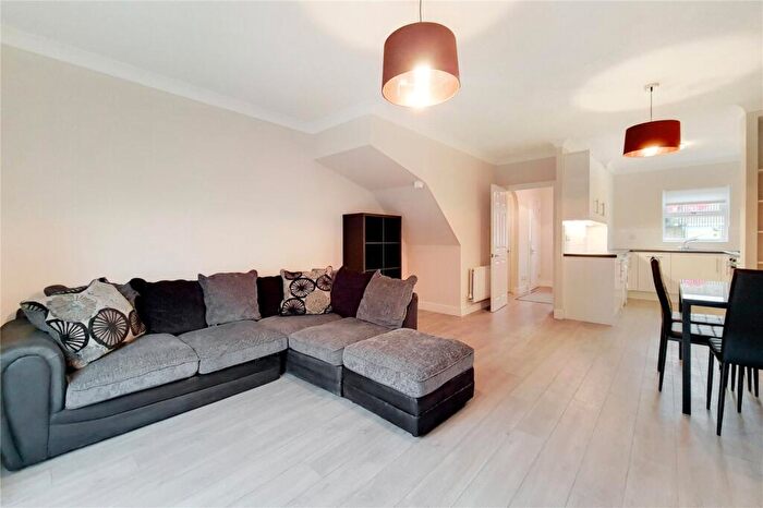 4 Bedroom Terraced House To Rent In Wycliffe Road, The Shaftesbury Estate, SW11