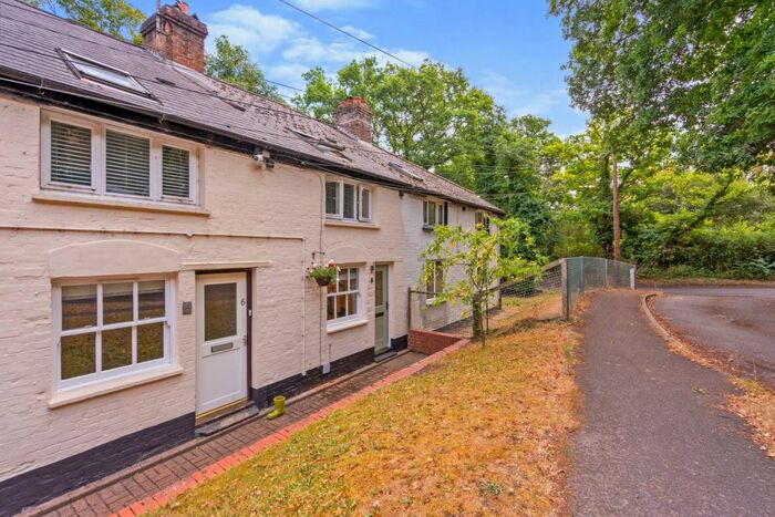 2 Bedroom Terraced House For Sale In Heyshott, Midhurst, GU29