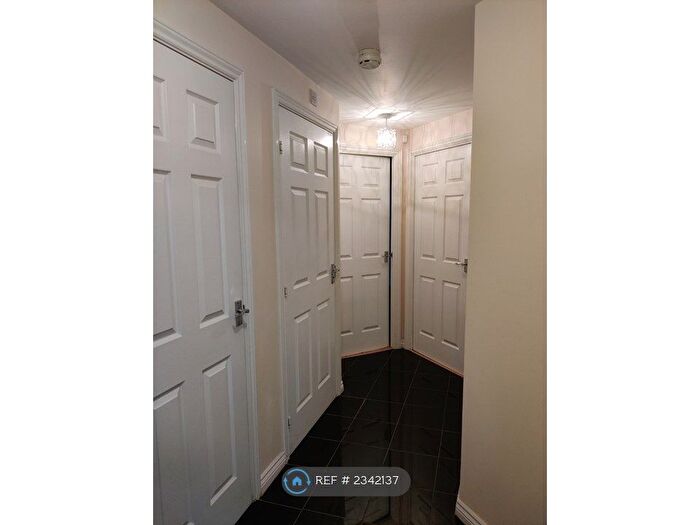 2 Bedroom Flat To Rent In Dunster Close, Rugby, CV22