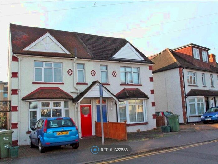 4 Bedroom Semi-Detached House To Rent In Weston Road, Guildford GU2