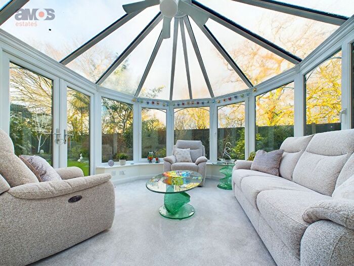 4 Bedroom Detached House For Sale In Green Lane, Eastwood, Leigh-On-Sea Essex, SS9