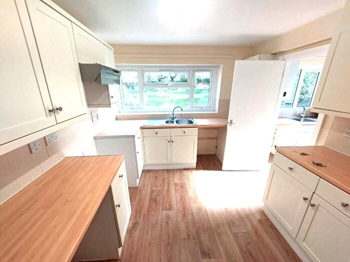 4 Bedroom Detached House To Rent In Longfellow Road, Banbury, Oxfordshire, OX16