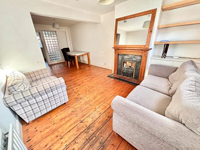 2 Bedroom House To Rent In Dover Street, Southampton, SO14