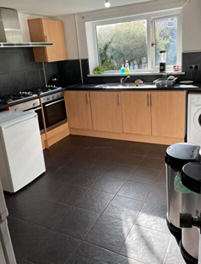 6 Bedroom Terraced House To Rent In St. Helens Avenue, Brynmill, SA1
