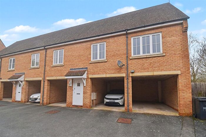 2 Bedroom Detached House For Sale In Kesteven Way, Corby, NN18