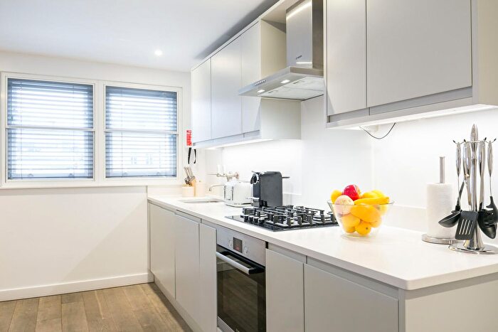 1 Bedroom Flat To Rent In Rathbone Place, London, W1T
