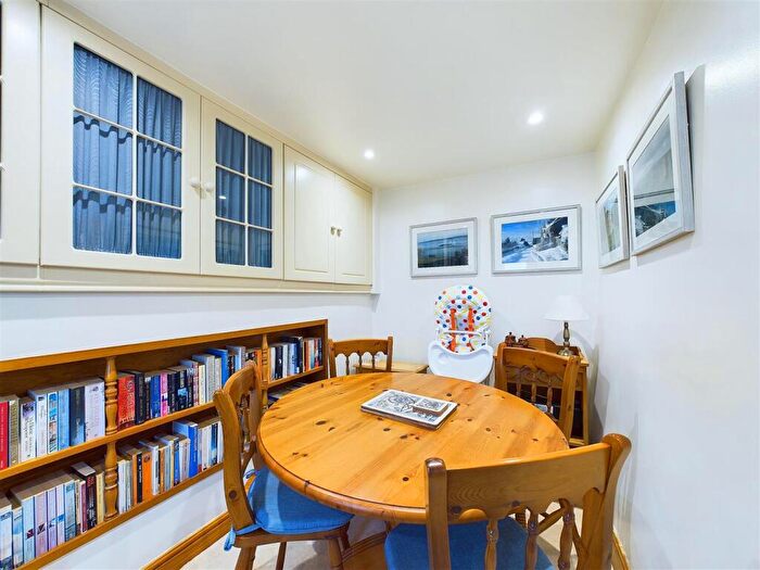 2 Bedroom Cottage To Rent In West Bank, Winster, DE4