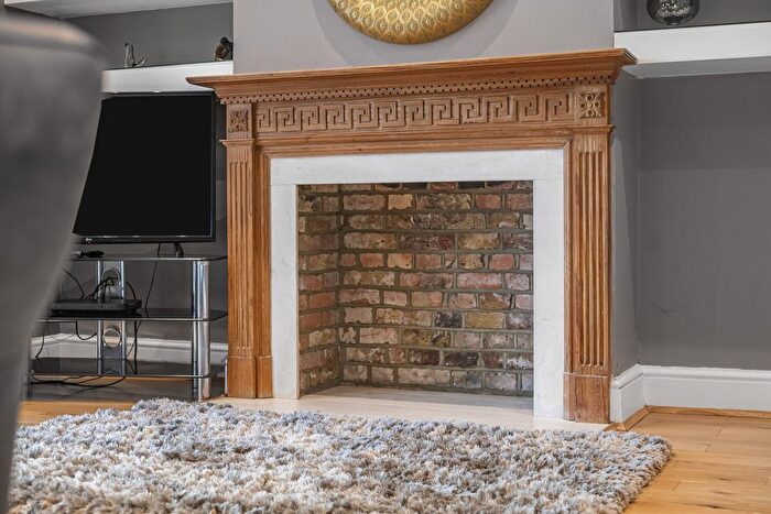 5 Bedroom Semi-detached House For Sale In Coniston Road, Bromley, BR1