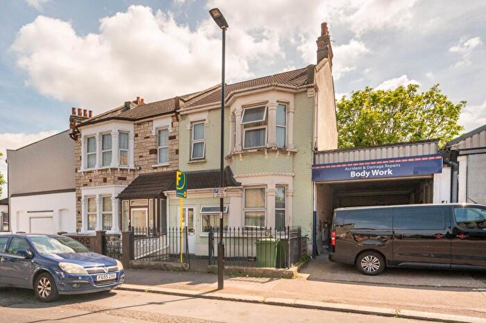 3 Bedroom End Of Terrace House For Sale In Rectory Road, Manor Park, London, E12