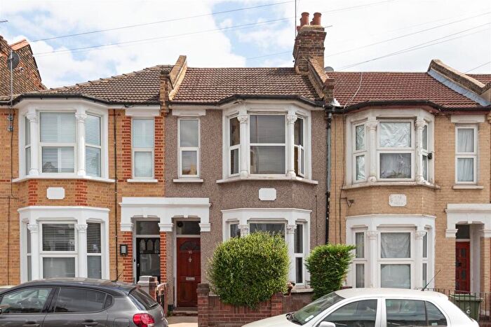 3 Bedroom Terraced House For Sale In Winchester Road, Highams Park, E4