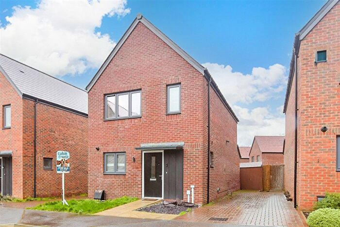 3 Bedroom Detached House For Sale In Denchy Mead, Burgess Hill, West Sussex, RH15