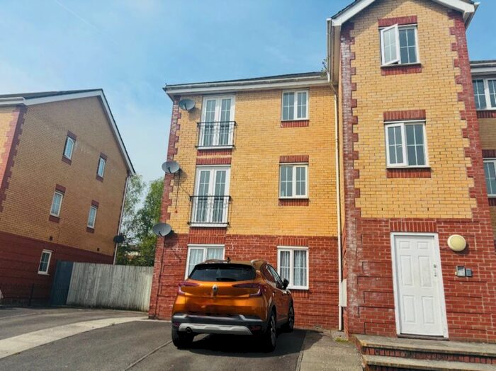 2 Bedroom Flat To Rent In Llwyn David, Barry, CF62