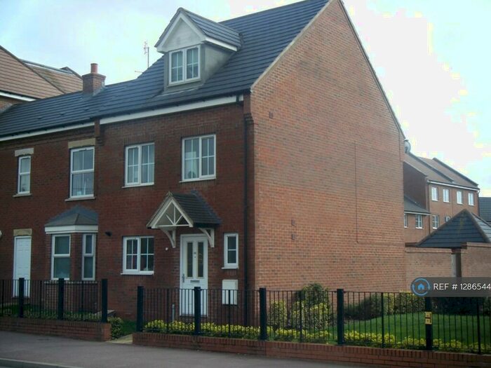 4 Bedroom Semi-Detached House To Rent In Station Road, Woburn Sands, Milton Keynes, MK17